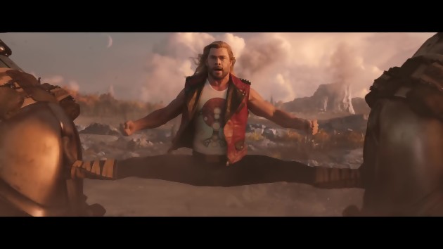 Thor Love & Thunder: quando Thor rende omaggio a Jean-Claude Van Damme nell'ultimo trailer